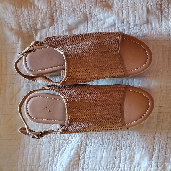 Brown, tan, twine wedge shoes in women's size US 9.5 - Picture 3 of 9